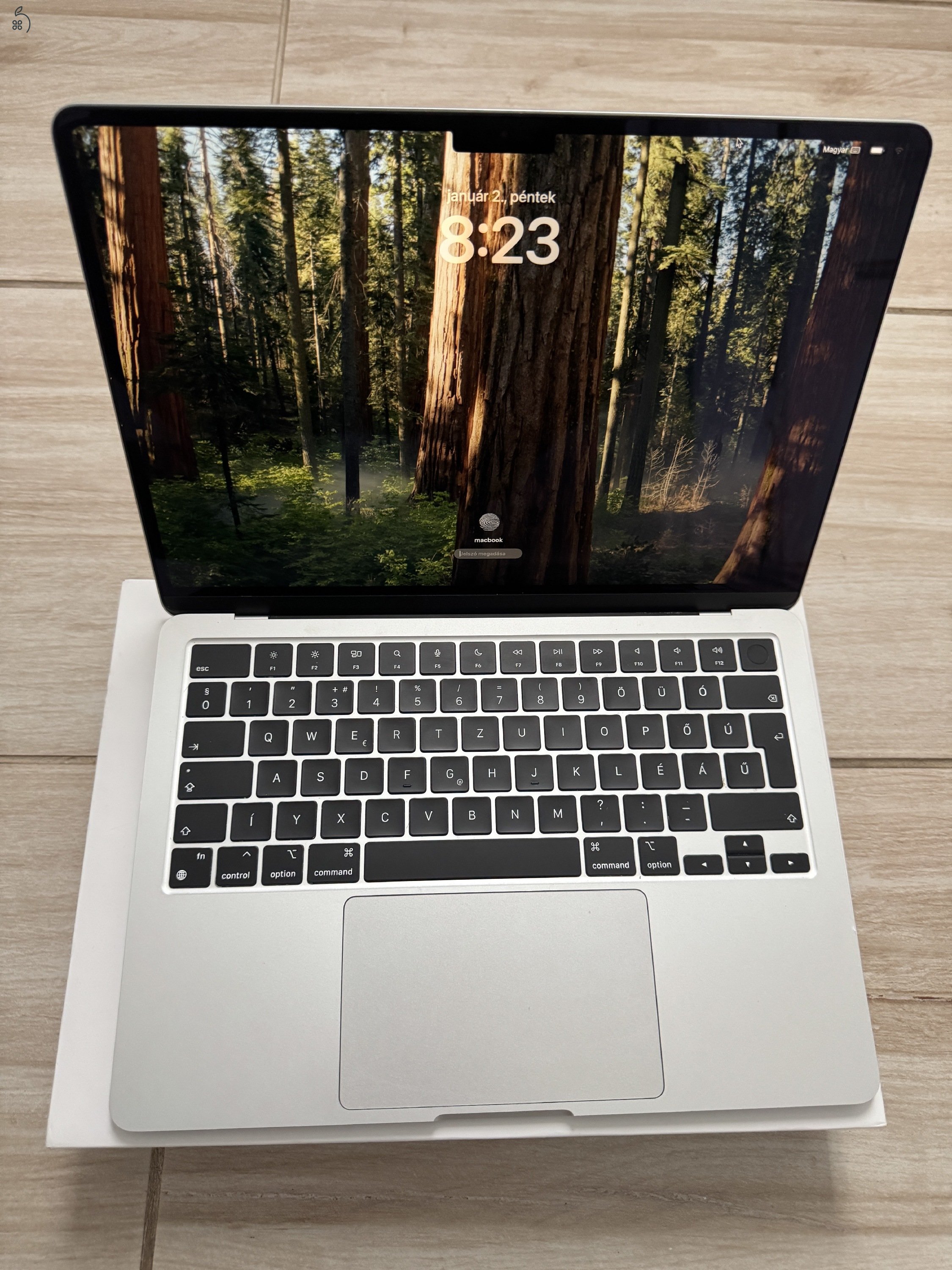 Macbook Air 13' M2 /8Gb ram/ 256Gb SSD