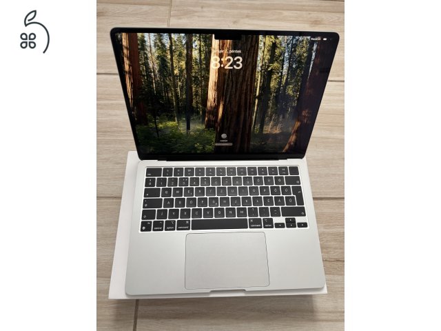 Macbook Air 13' M2 /8Gb ram/ 256Gb SSD