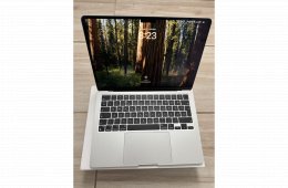 Macbook Air 13' M2 /8Gb ram/ 256Gb SSD