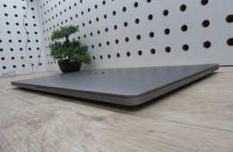 Apple Retina Macbook Pro 16 - 2019 - Használt karcmentes