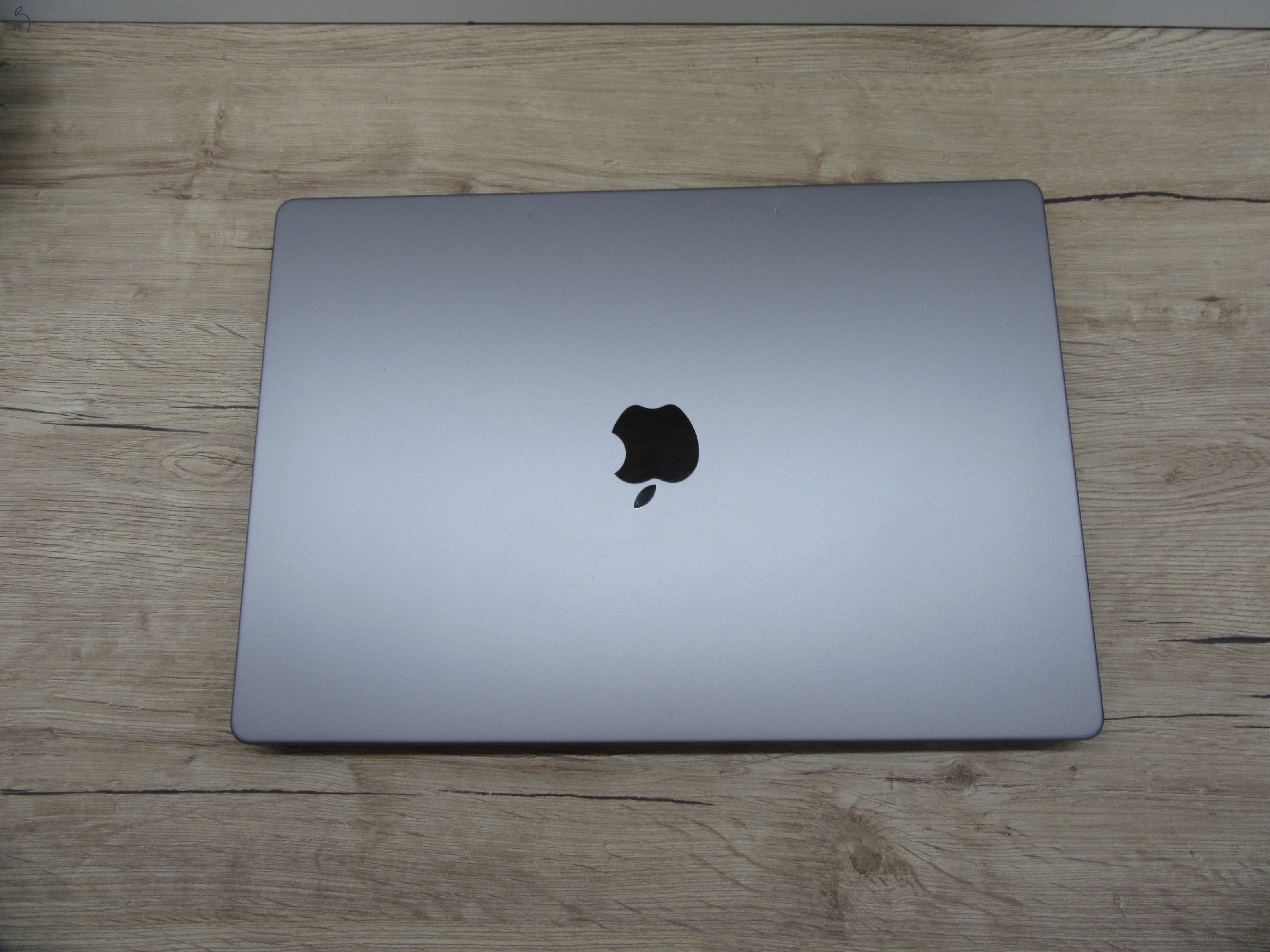 Apple Macbook 16 M1 Pro - 2021 - Használt, szép állapot