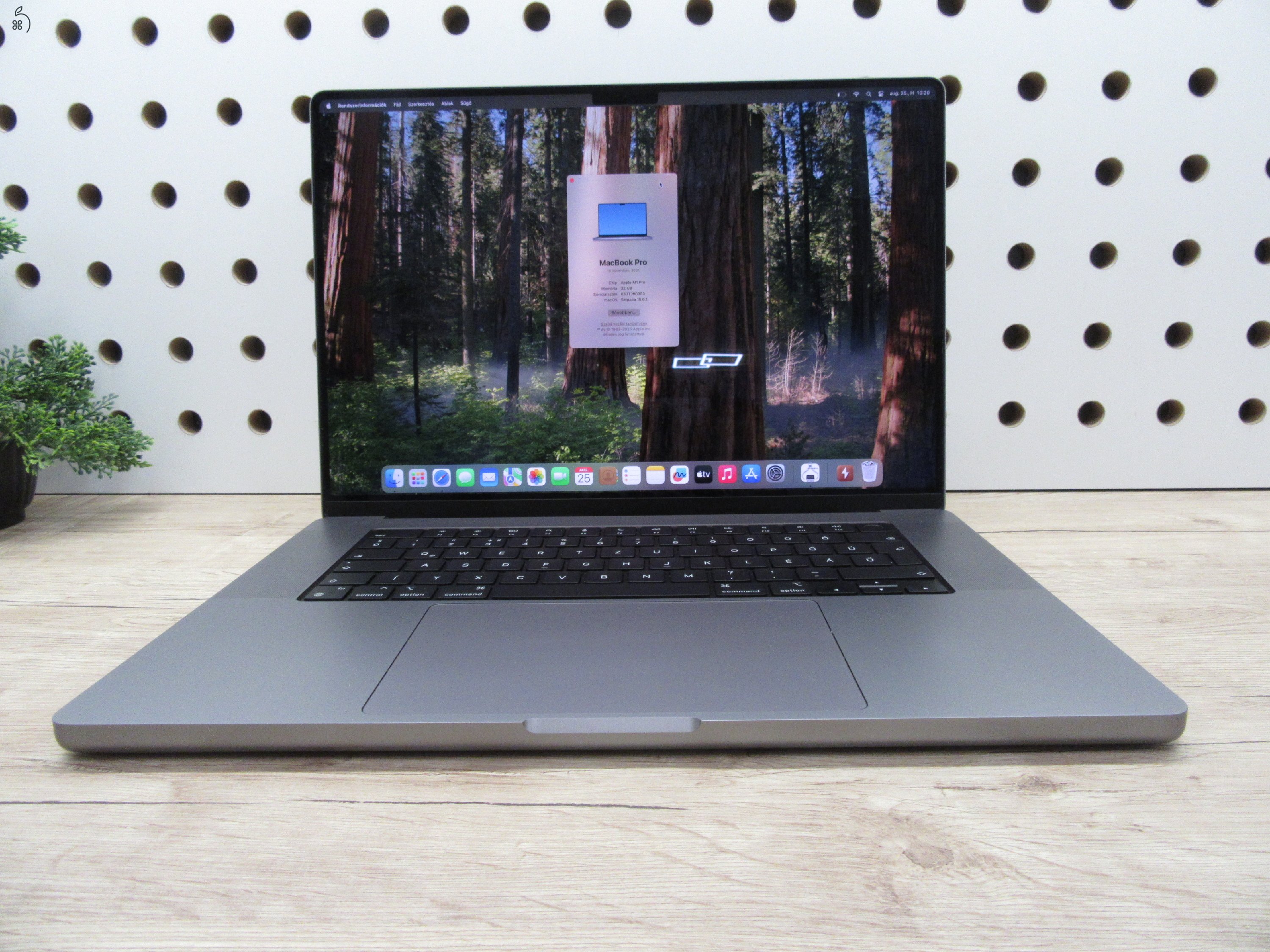 Apple Macbook 16 M1 Pro - 2021 - Használt, szép állapot