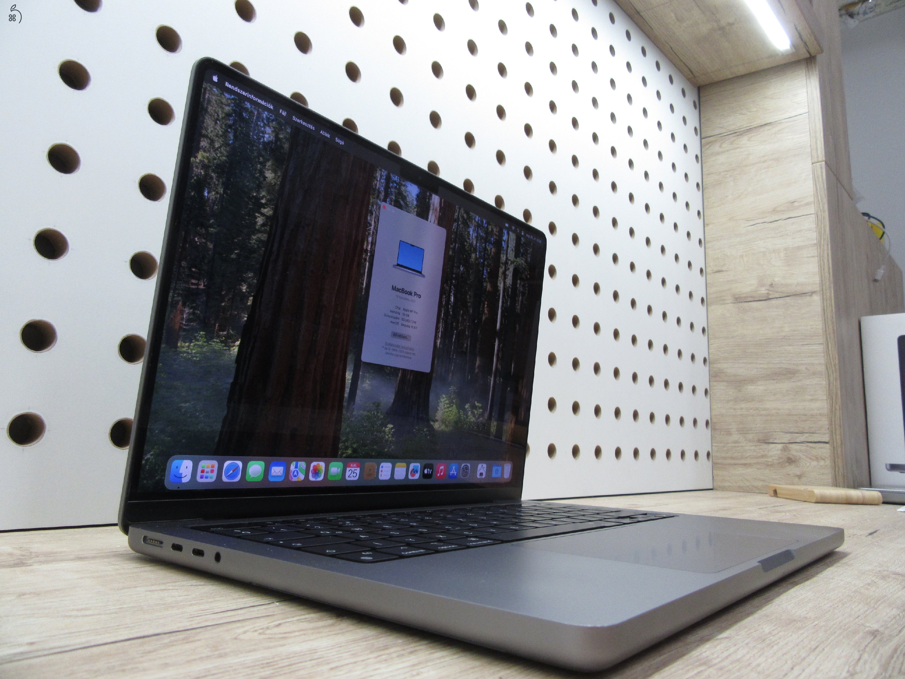 Apple Macbook 14 M1 Pro - 2021 - Használt, karcmentes