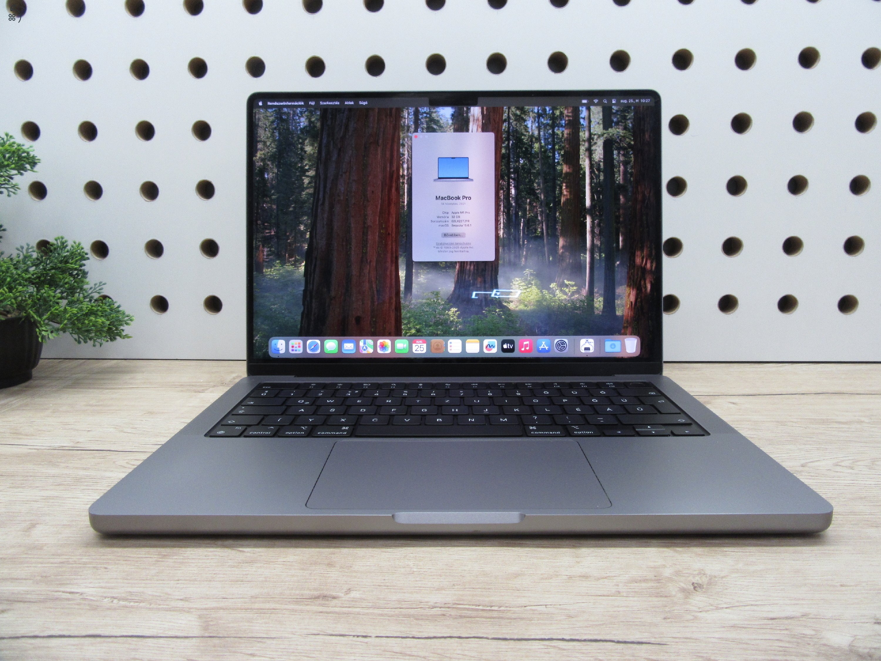 Apple Macbook 14 M1 Pro - 2021 - Használt, karcmentes