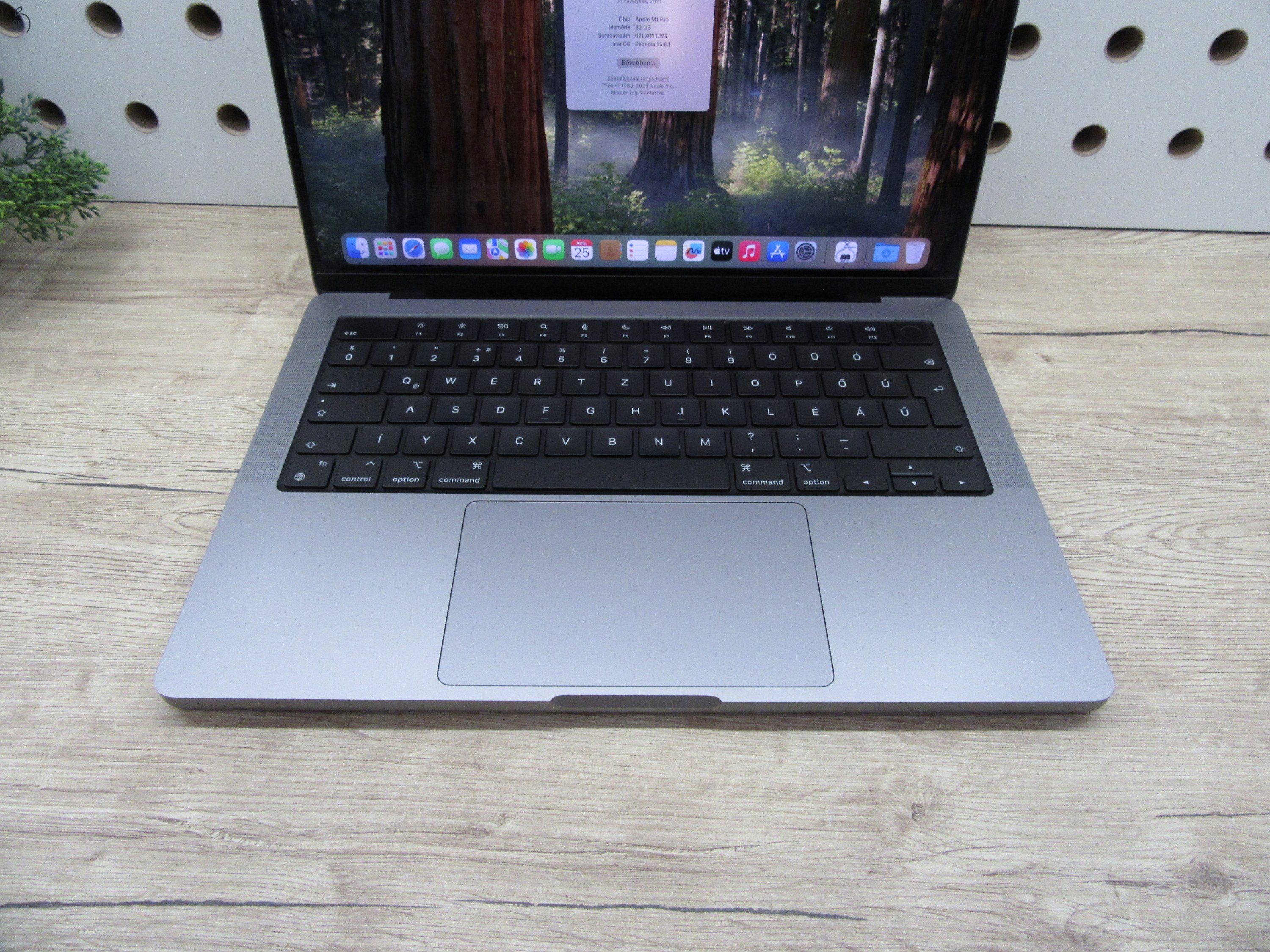 Apple Macbook 14 M1 Pro - 2021 - Használt, karcmentes