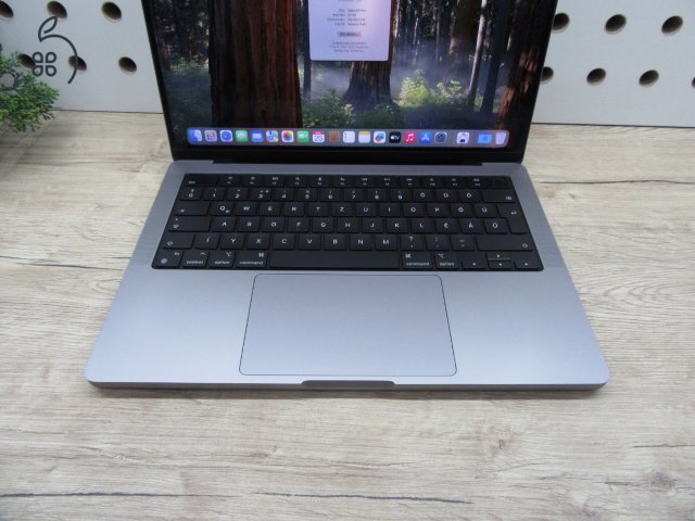 Apple Macbook 14 M1 Pro - 2021 - Használt, karcmentes
