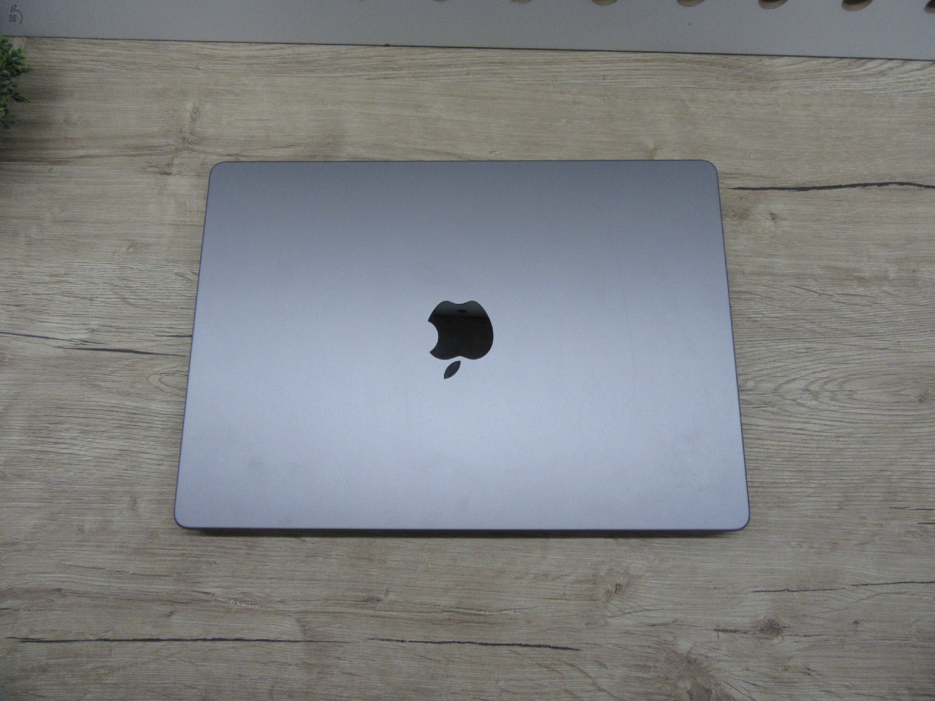 Apple Macbook 14 M1 Pro - 2021 - Használt, karcmentes