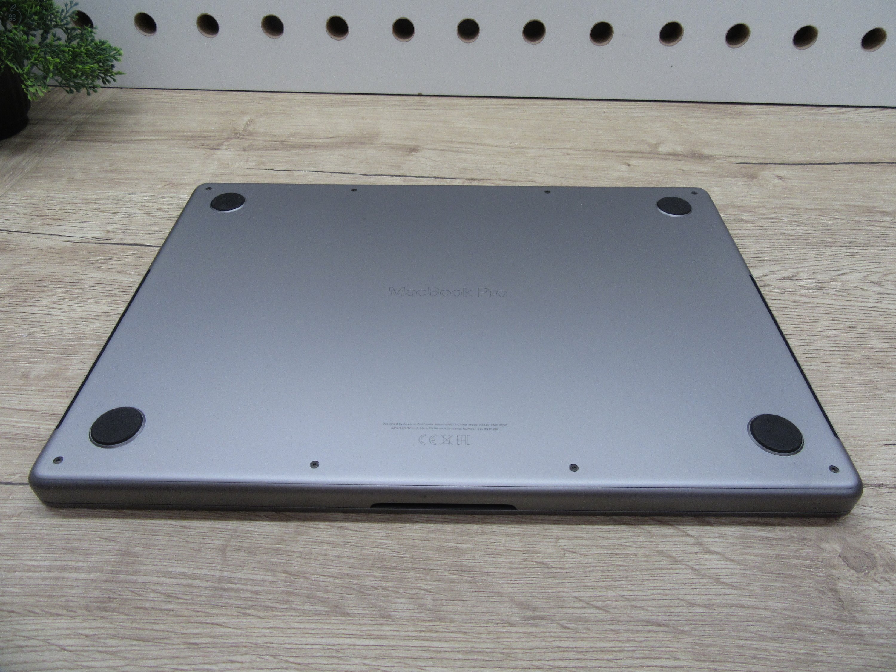Apple Macbook 14 M1 Pro - 2021 - Használt, karcmentes
