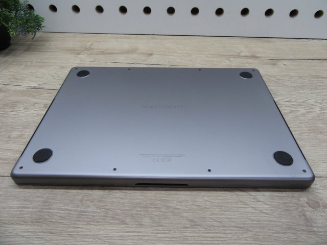 Apple Macbook 14 M1 Pro - 2021 - Használt, karcmentes