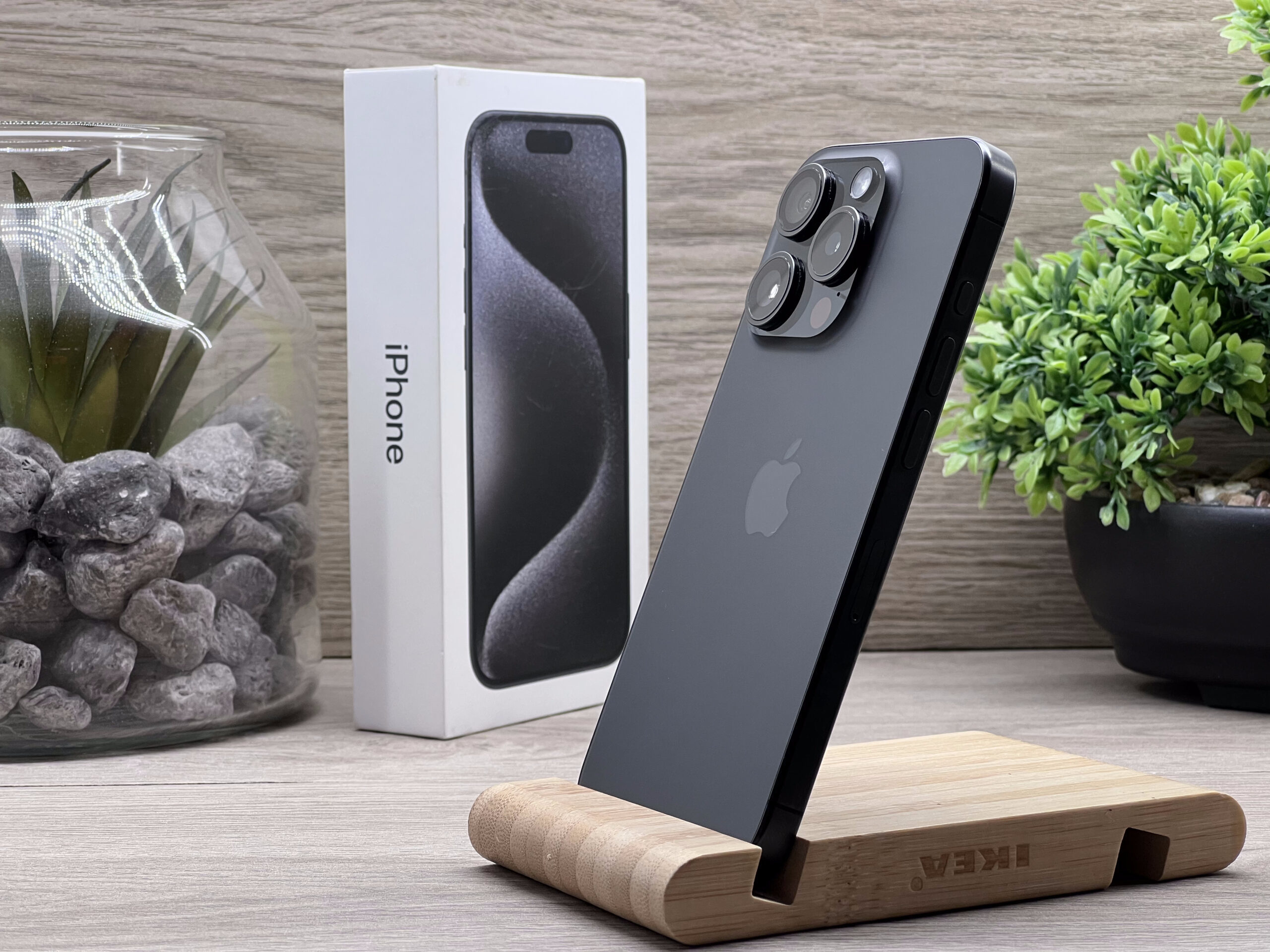 Hibátlan iPhone 15 Pro Black Titanium 128GB 2 ÉV Garanciával Számlával