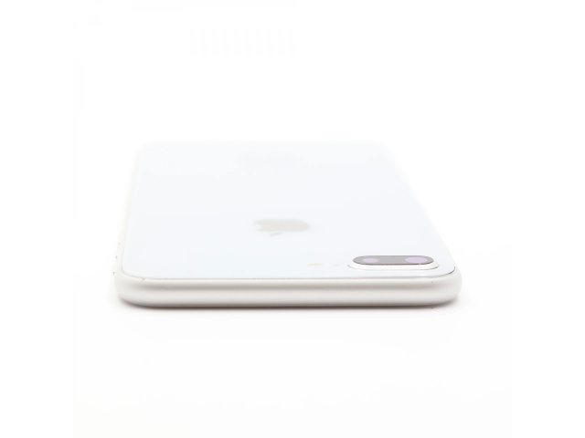 + Ajándékkal és 1 év garanciával! Felújított iPhone 8 Plus 64 GB Silver