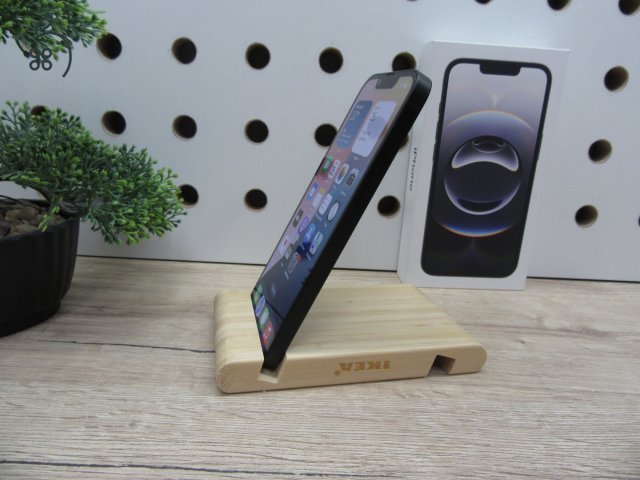 Apple iPhone 16e – Újszerű állapot, erős akku – 128 GB – Használt, karcmentes – Gyári garanciával
