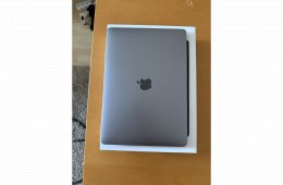 MacBook Pro M2