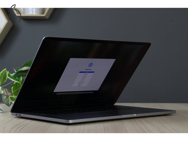 Apple Macbook Pro 16