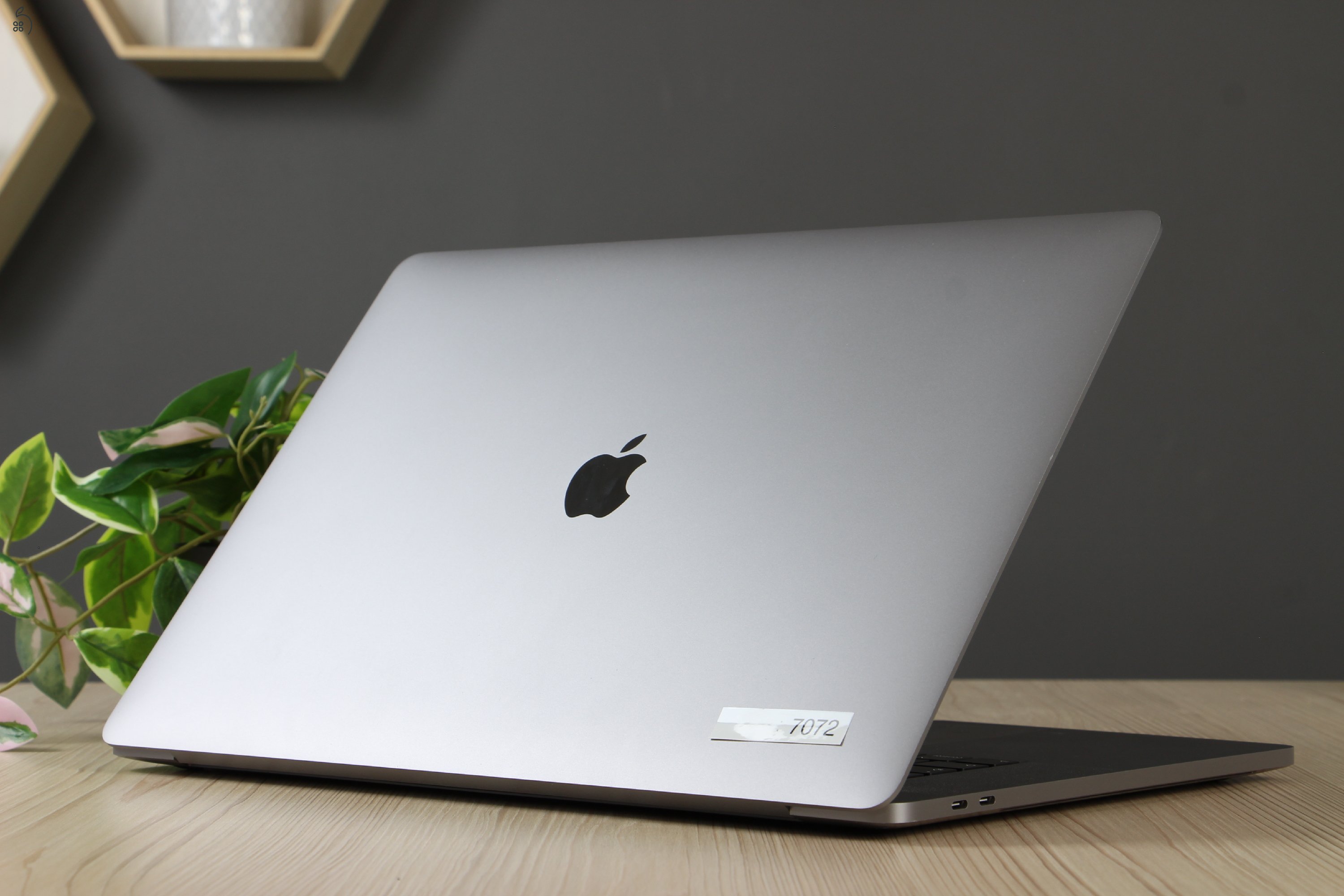 Apple Macbook Pro 16