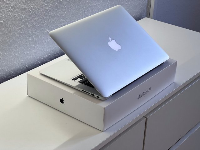 Hibátlan MacBook Air 2017 13 128GB 2 ÉV Garanciával Számlával