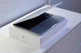 Hibátlan MacBook Air 2025 13″ M4 256GB 2 ÉV Garanciával Számlával 100% Aksi