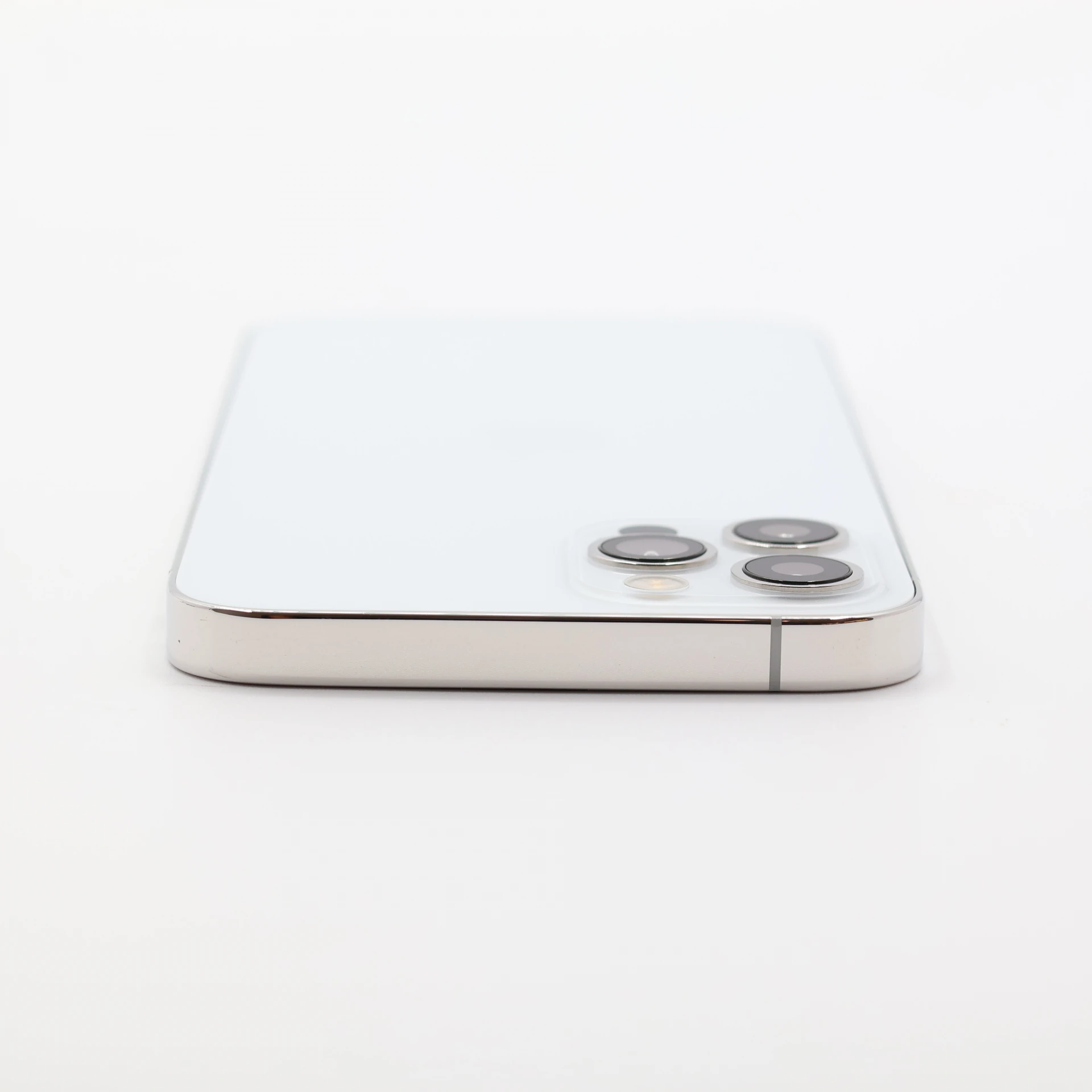 + Ajándékkal és 1 év garanciával! Felújított iPhone 12 Pro 256 GB Silver