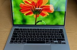 MacBook Air 13-inch, M4, 2025  16/256 GB