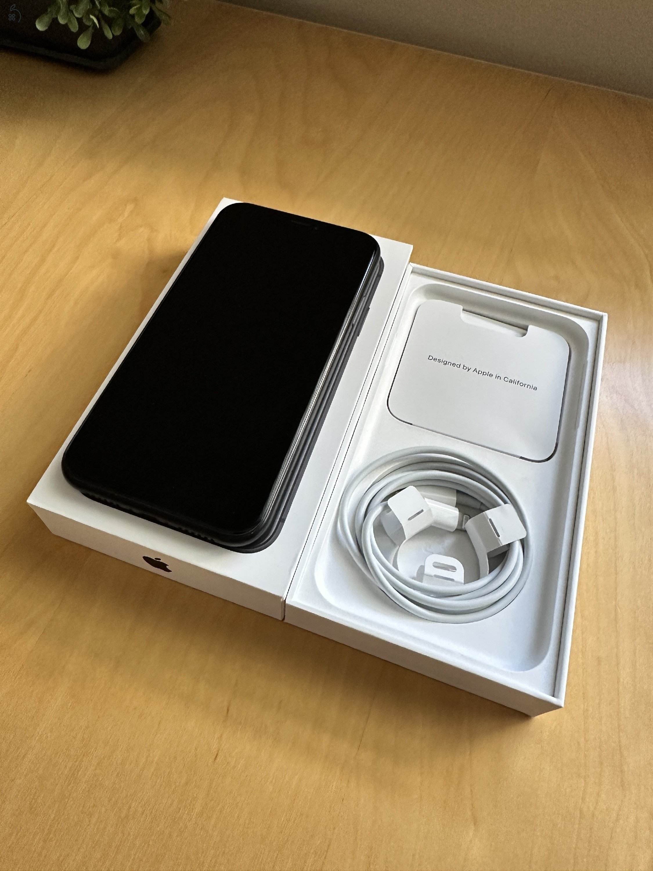 Apple iPhone XR 64 GB | fekete | kártyafüggetlen | magyar