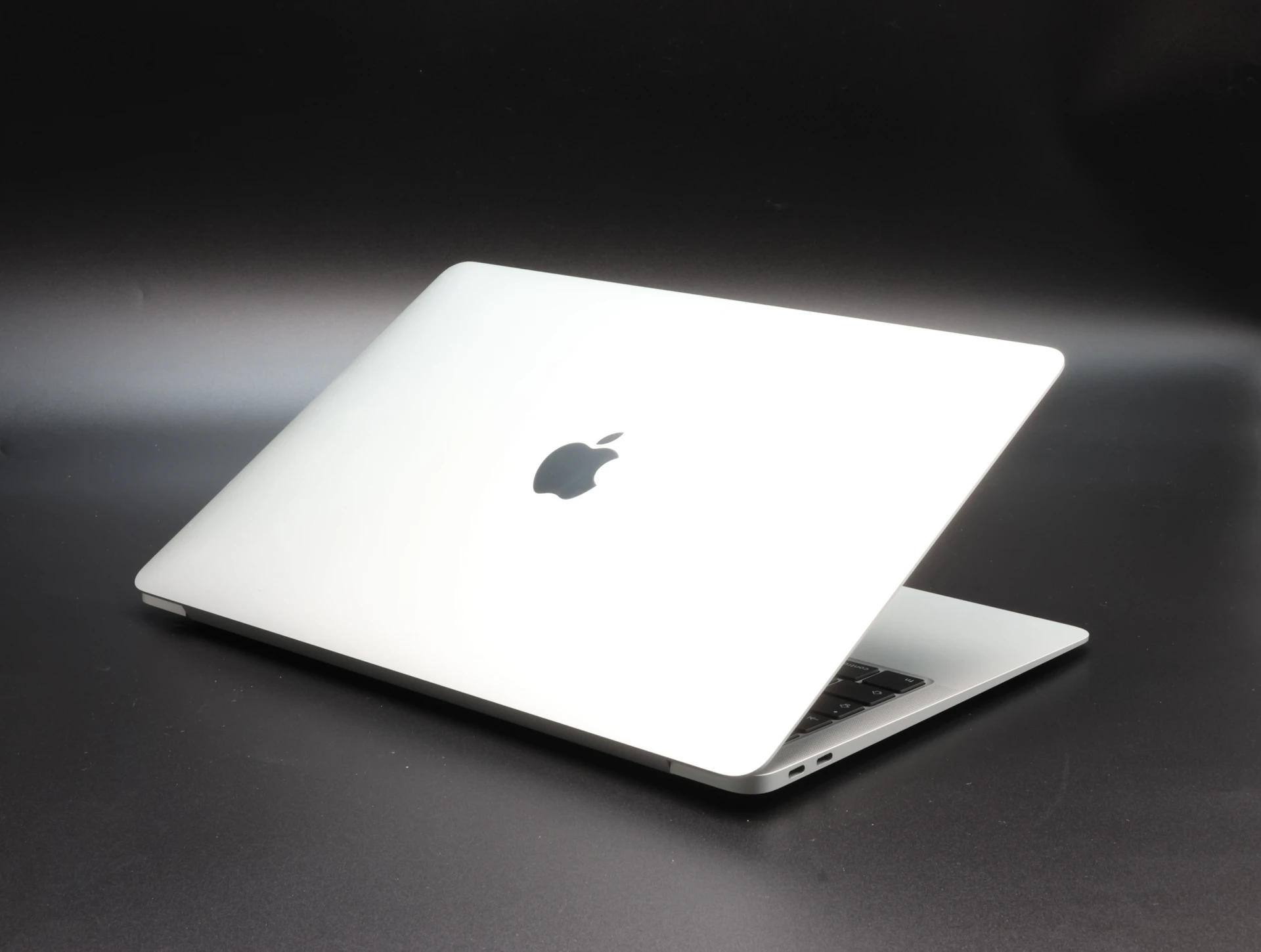 Apple MacBook Air 13″ 2020 i3 256 GB Silver akku - 12 HÓ GARANCIA