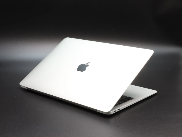 Apple MacBook Air 13″ 2020 i3 256 GB Silver akku - 12 HÓ GARANCIA