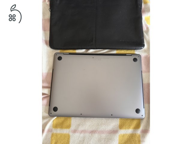 Macbook pro 2016 touchbar 8/256 magyar bill