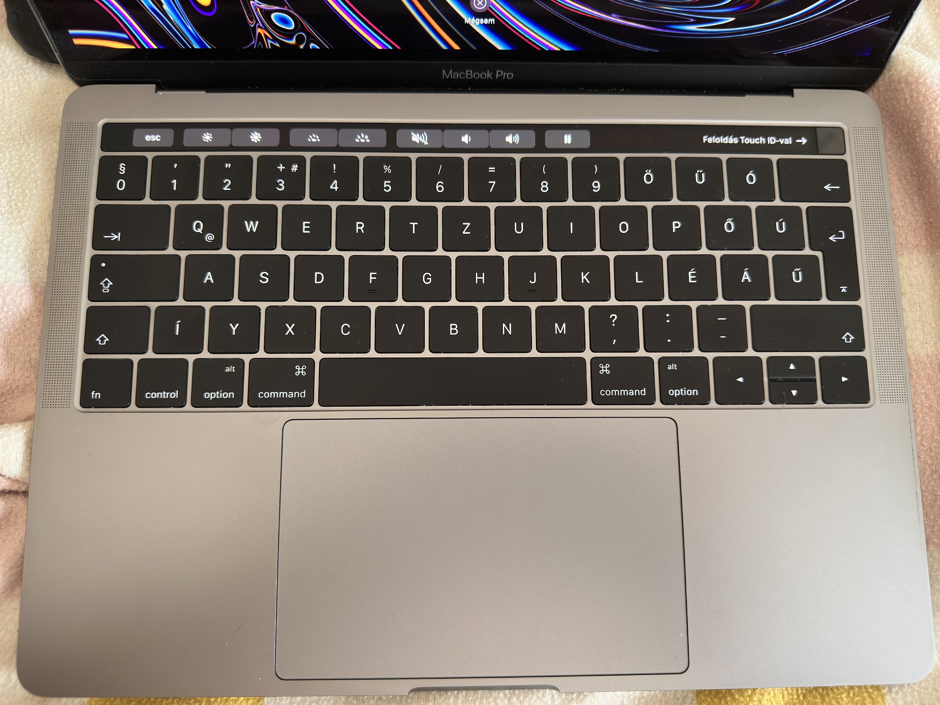 Macbook pro 2016 touchbar 8/256 magyar bill