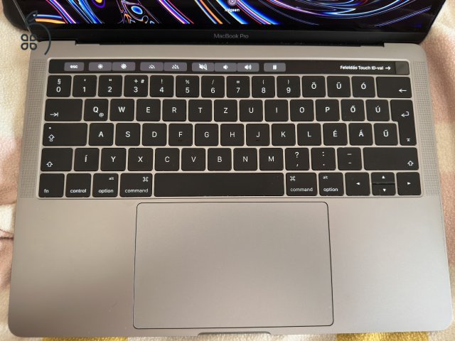Macbook pro 2016 touchbar 8/256 magyar bill