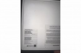 Eladó 13-inch MacBook Air with Apple M1 chip.