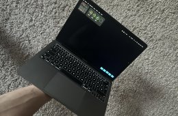 Eladó 13-inch MacBook Air with Apple M1 chip.