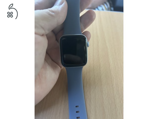 6 hónapos Apple Watch SE 2. generációs 44 mm(GPS+Cellular, aluminium)