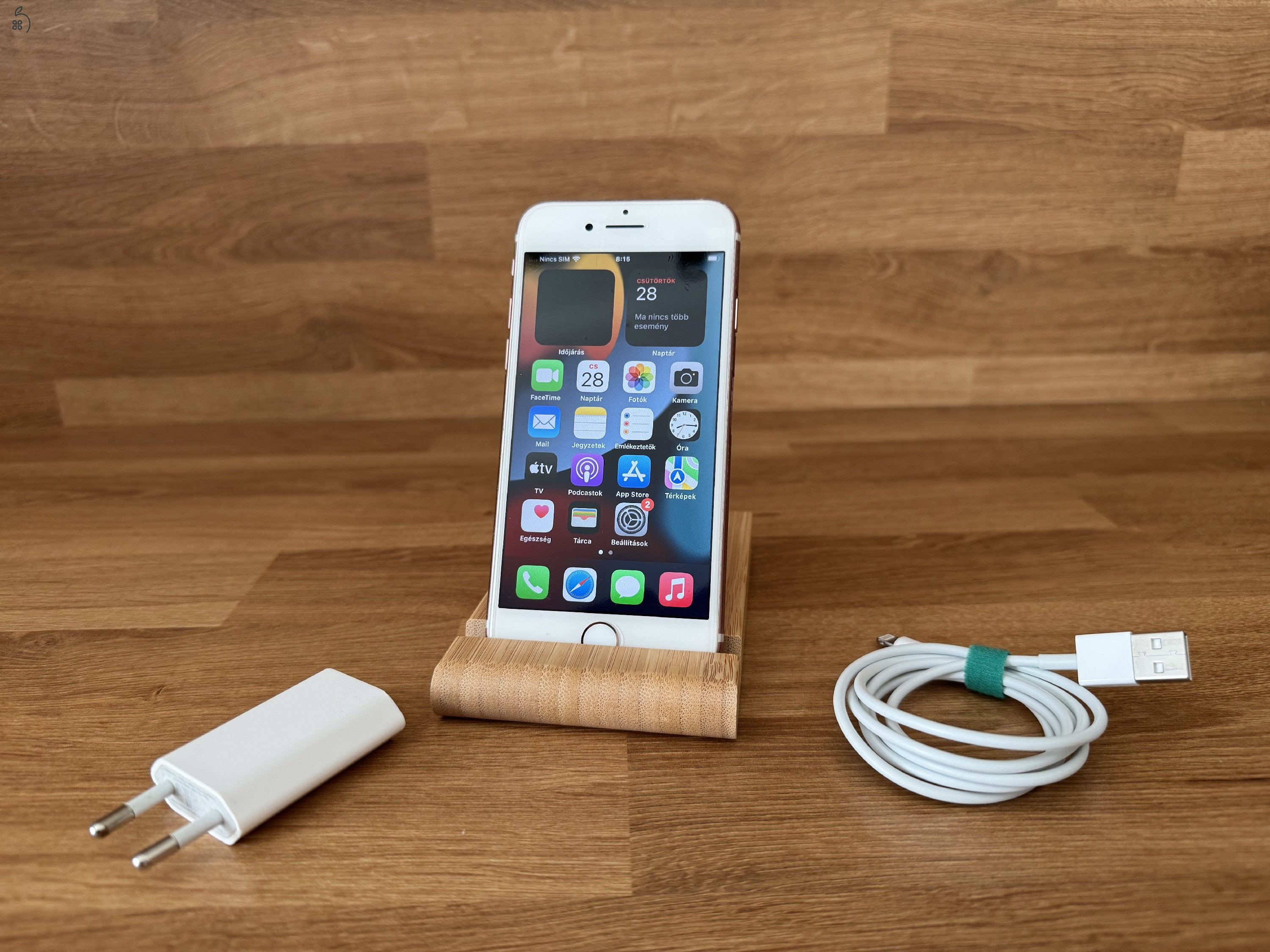 iPhone 7, Pink színű, 32 GB. Kártyafüggetlen. Gyári töltővel és töltőfejjel.