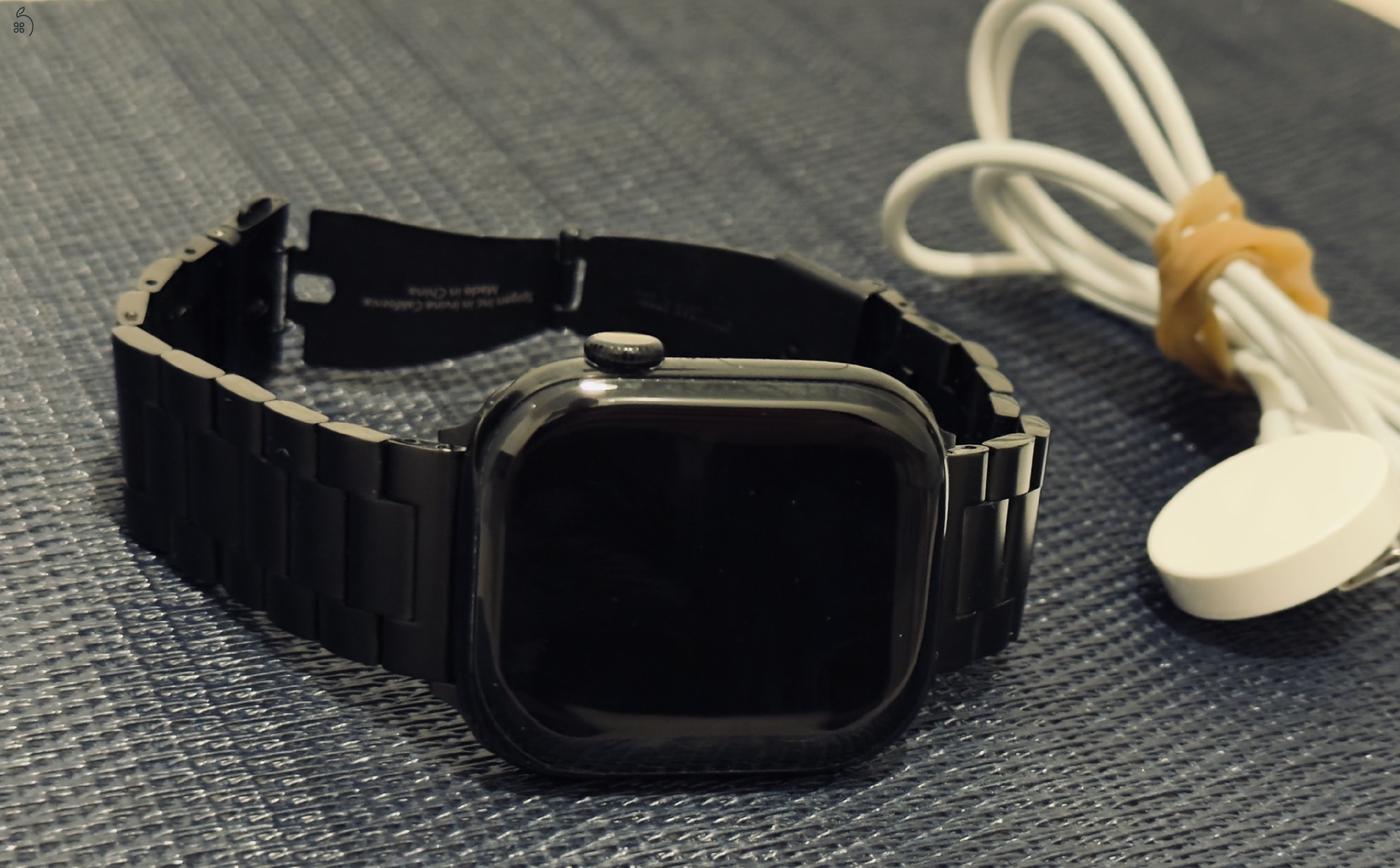 Apple Watch Series 10 - GPS + Cellular, 46 mm, 1 Év Gari, Tartozékokkal