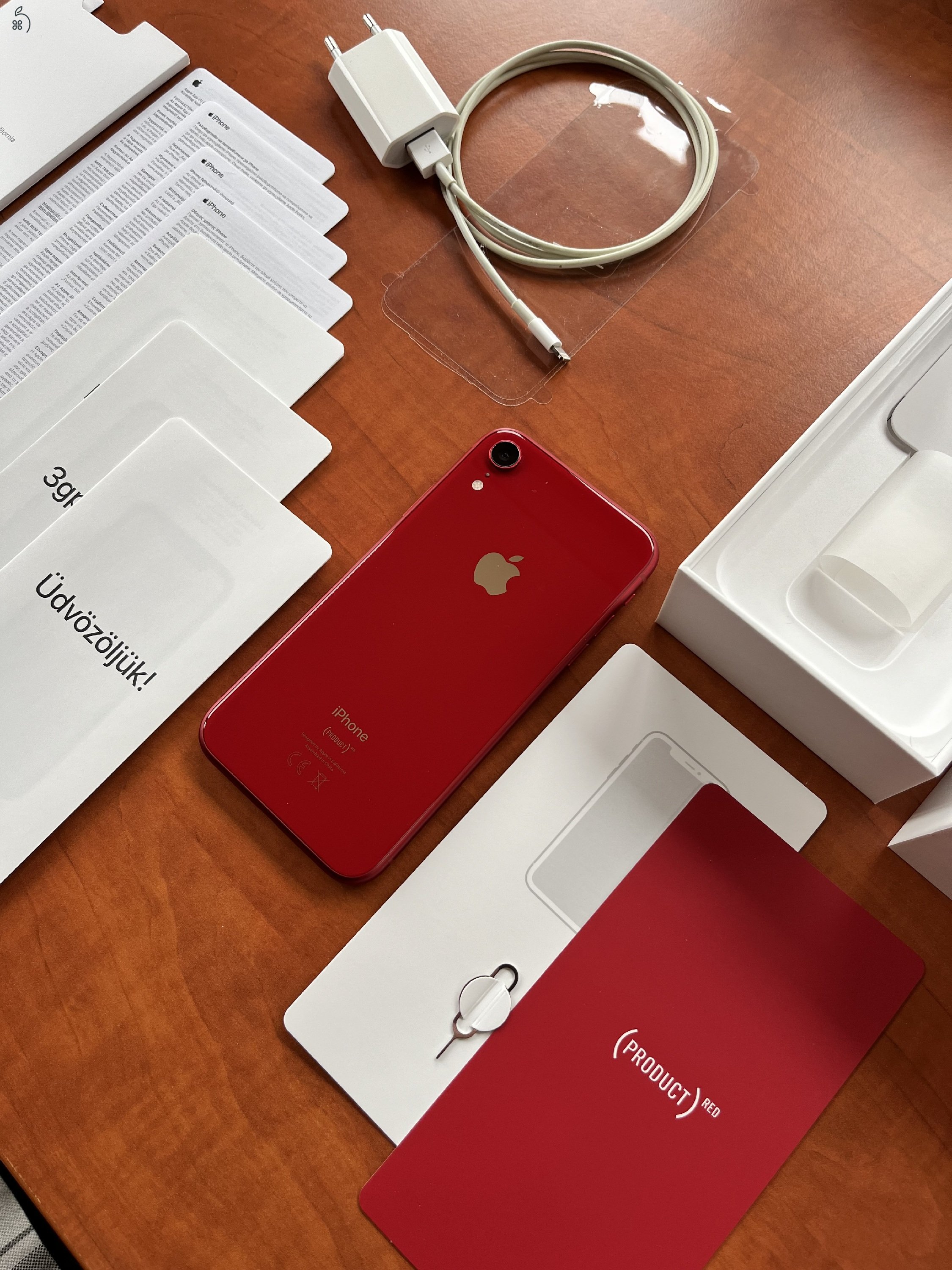 Gyönyörű, valóban újszerű iPhone XR 64GB Product Red