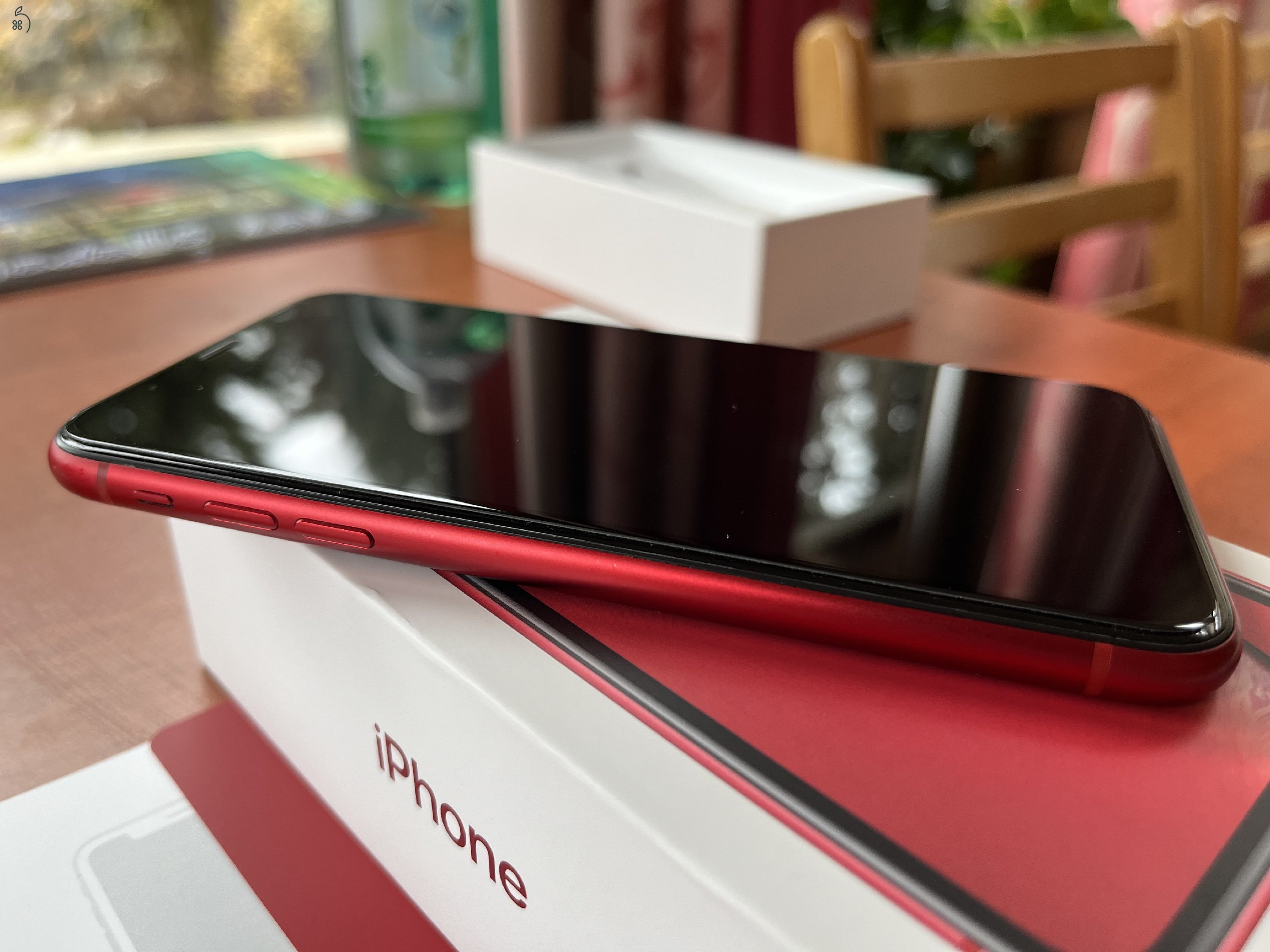 Gyönyörű, valóban újszerű iPhone XR 64GB Product Red