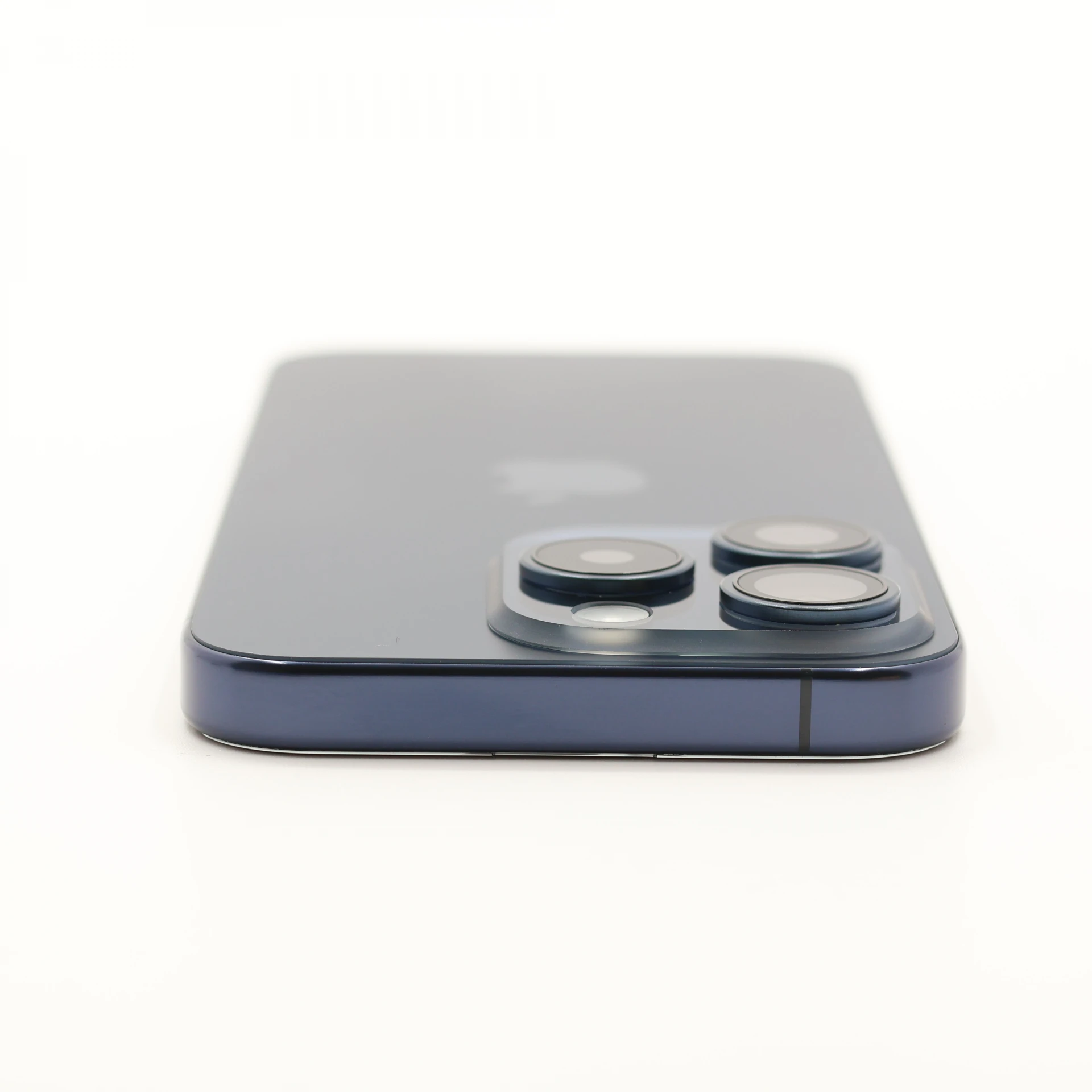 + Ajándékkal és 1 év garanciával! Felújított iPhone 15 Pro 256 GB Blue Titanium
