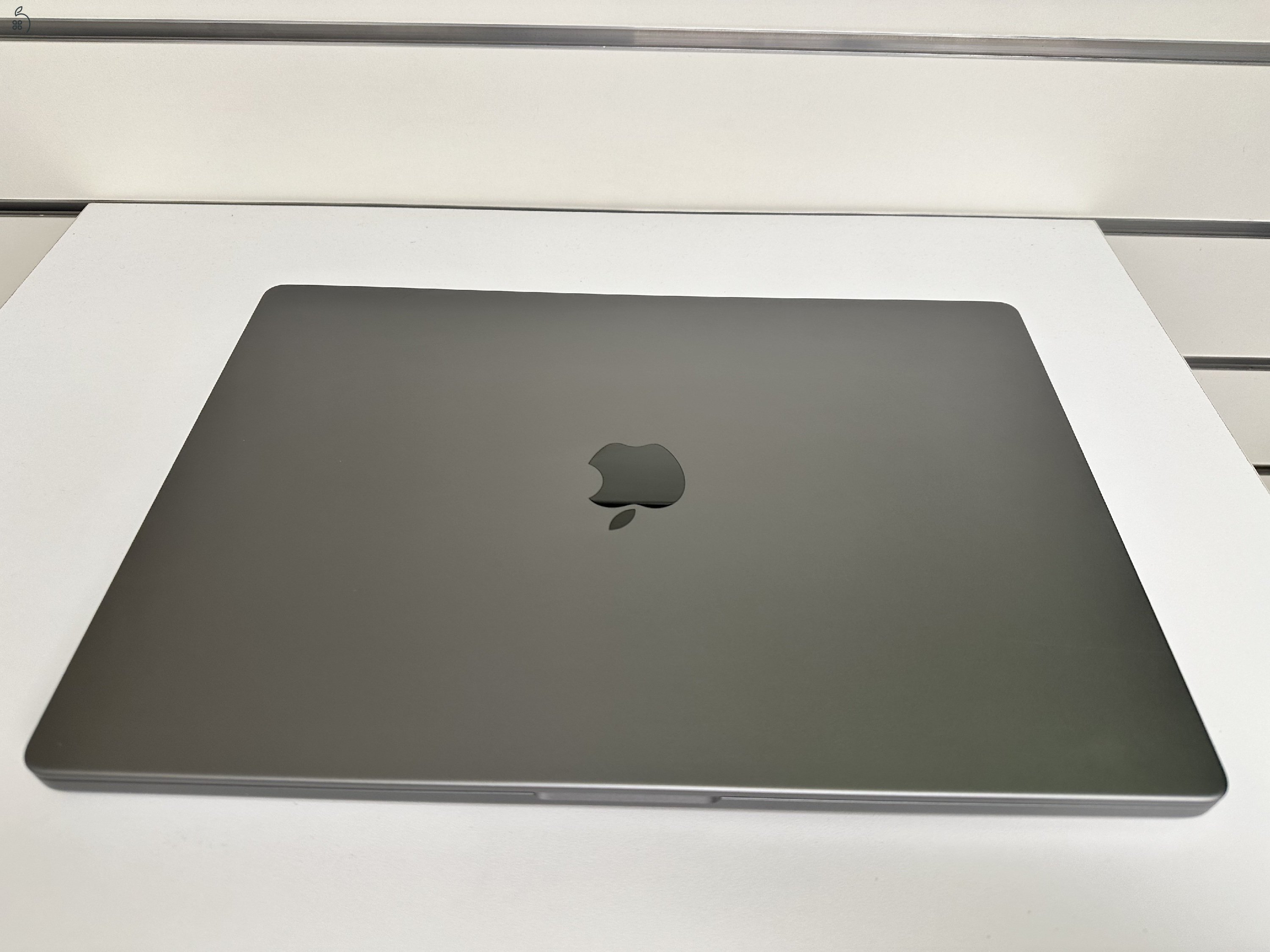 Üzletből, garanciával, MacBook Pro Retina 16″ M2 Max 64GB RAM/38Mag GPU/1TB SSD Space Gray