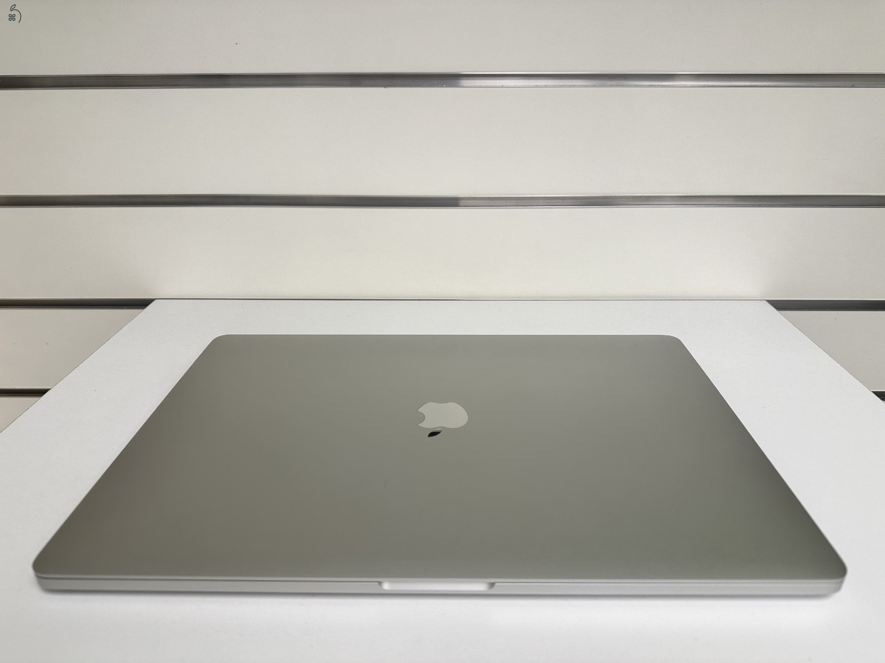Üzletből, garanciával, új állapotban, Macbook Pro Retina 16