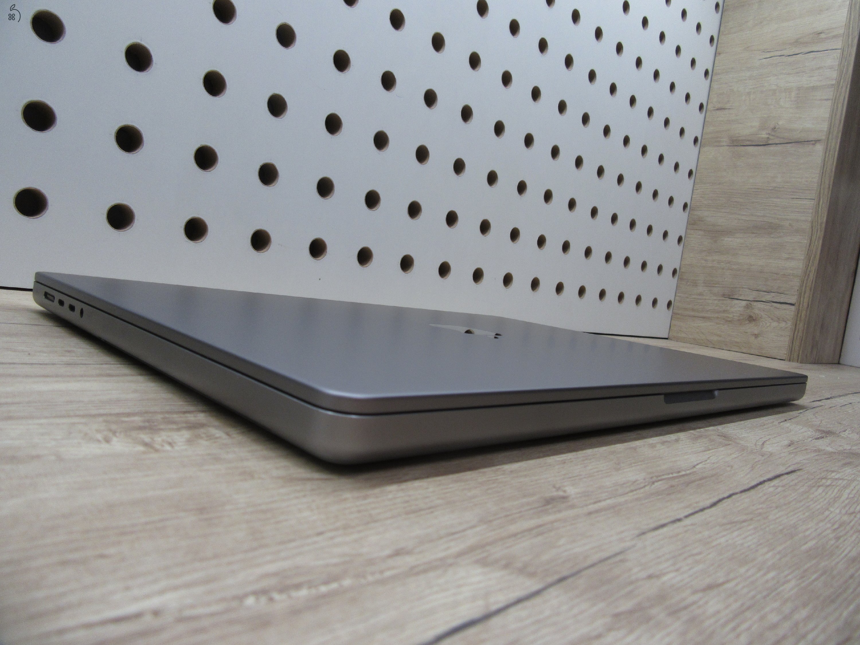 Apple MacBook Pro 16” M1 Pro – Újszerű állapot, prémium teljesítmény – 32 GB RAM / 512 GB SSD – Használt – 3 hónap garanciával