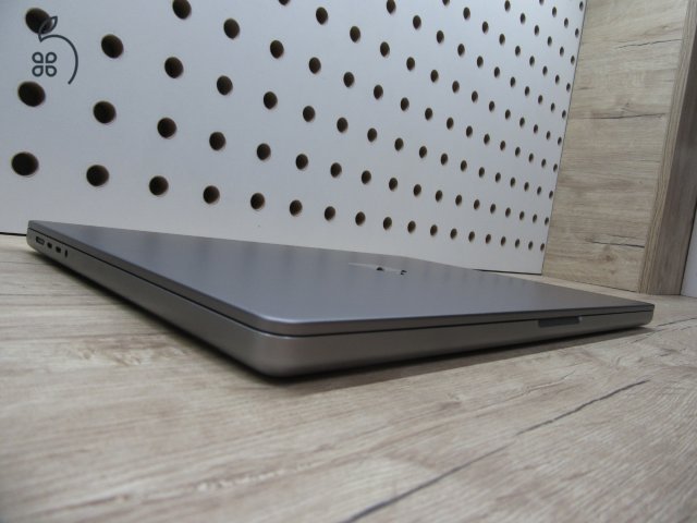 Apple MacBook Pro 16” M1 Pro – Újszerű állapot, prémium teljesítmény – 32 GB RAM / 512 GB SSD – Használt – 3 hónap garanciával