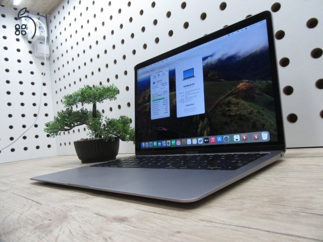 Apple MacBook Air 13” Retina – Könnyű, elegáns és megbízható – Használt, karcmentes – 3 hónap garanciával