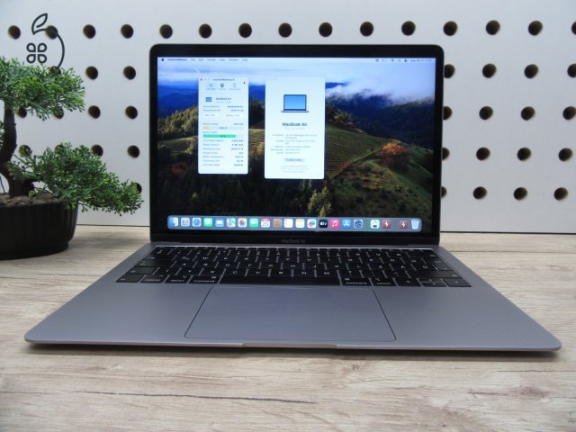 Apple MacBook Air 13” Retina – Könnyű, elegáns és megbízható – Használt, karcmentes – 3 hónap garanciával