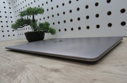 Apple MacBook Air 13” Retina – Könnyű, elegáns és megbízható – Használt, karcmentes – 3 hónap garanciával