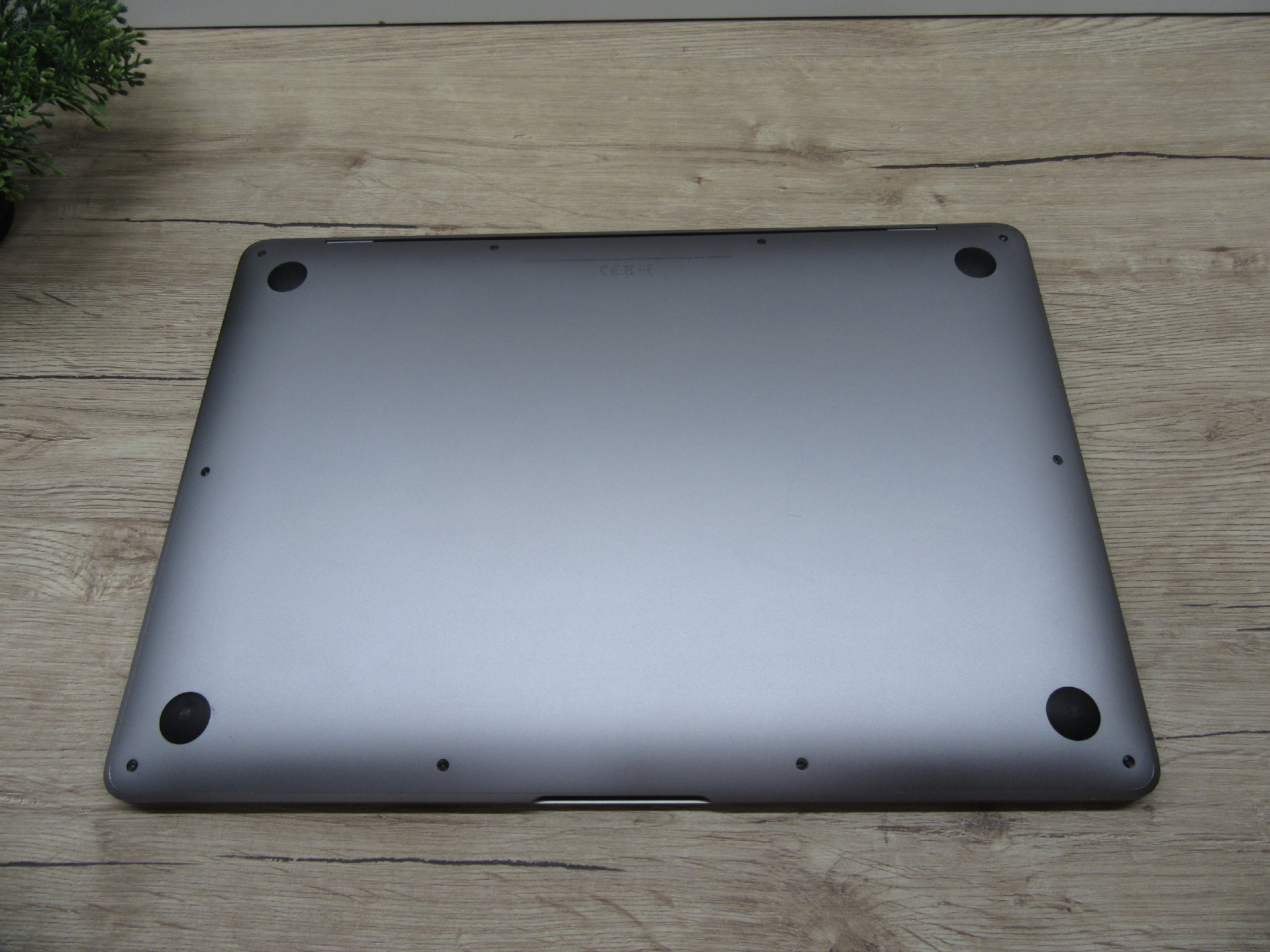 Apple MacBook Air 13” Retina – Könnyű, elegáns és megbízható – Használt, karcmentes – 3 hónap garanciával