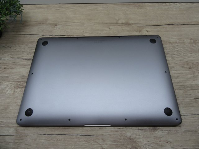 Apple MacBook Air 13” Retina – Könnyű, elegáns és megbízható – Használt, karcmentes – 3 hónap garanciával