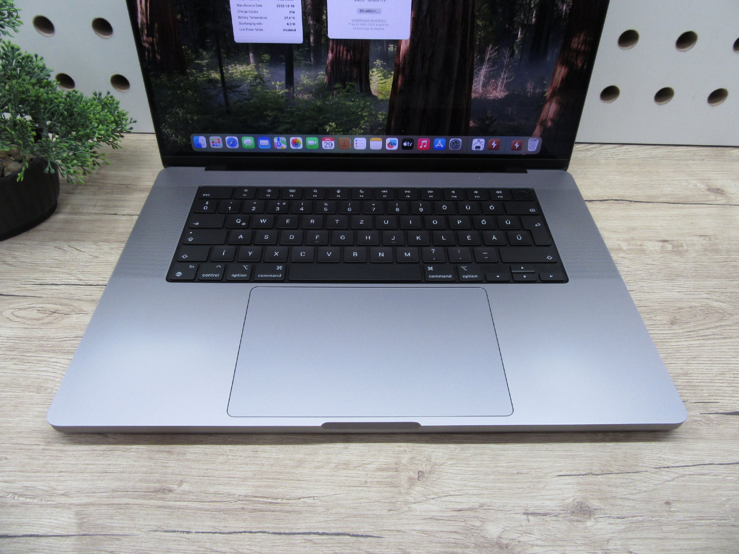 Apple MacBook Pro 16” M1 Pro – Profi teljesítmény és lenyűgöző kijelző – 32 GB RAM / 512 GB SSD – Használt, karcmentes – 3 hónap garanciával