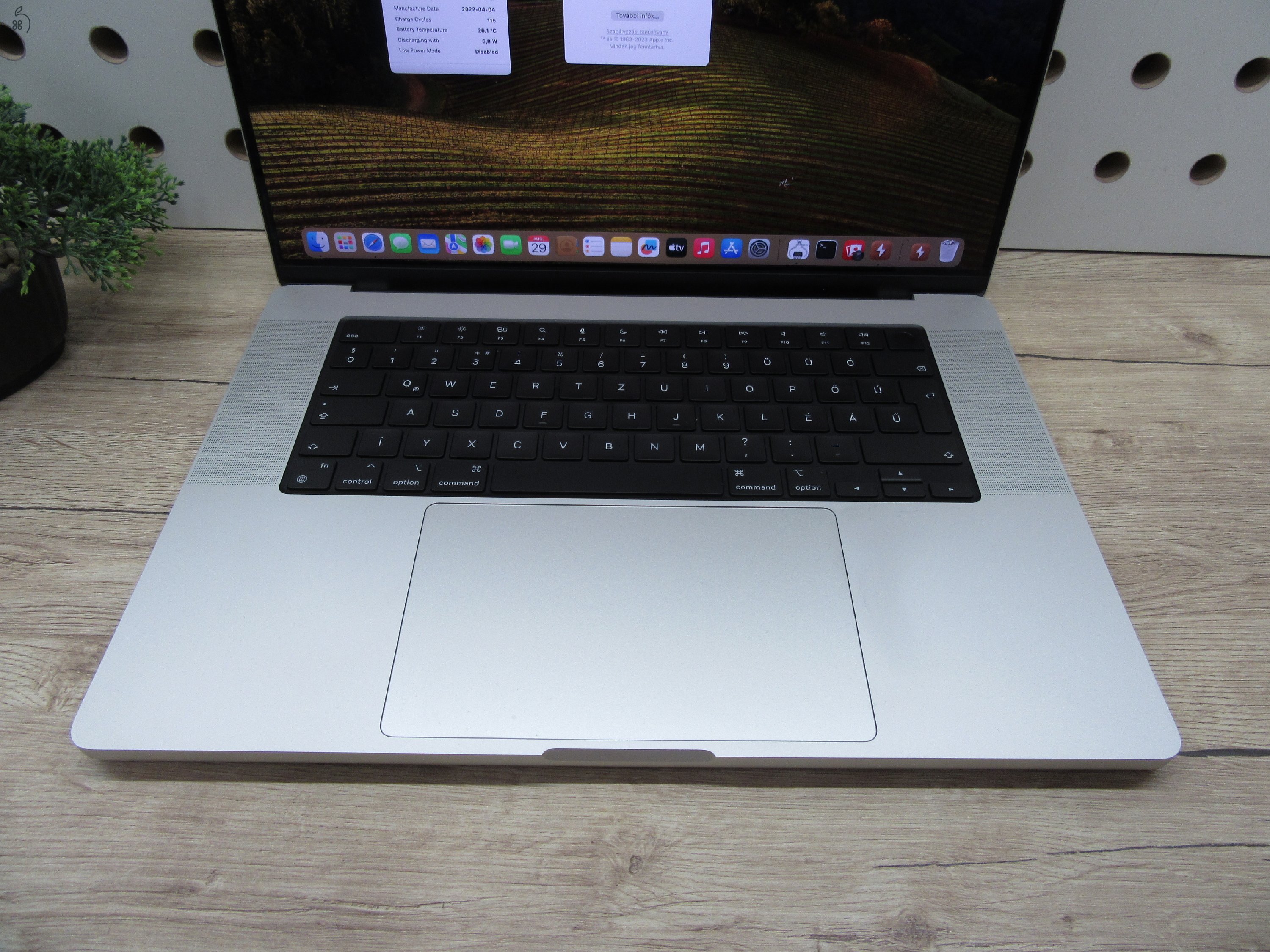 Apple MacBook Pro 16” M1 Pro – Elegáns erőgép, profi kijelzővel – 16 GB RAM / 512 GB SSD – Használt, szép állapot – 3 hónap garanciával