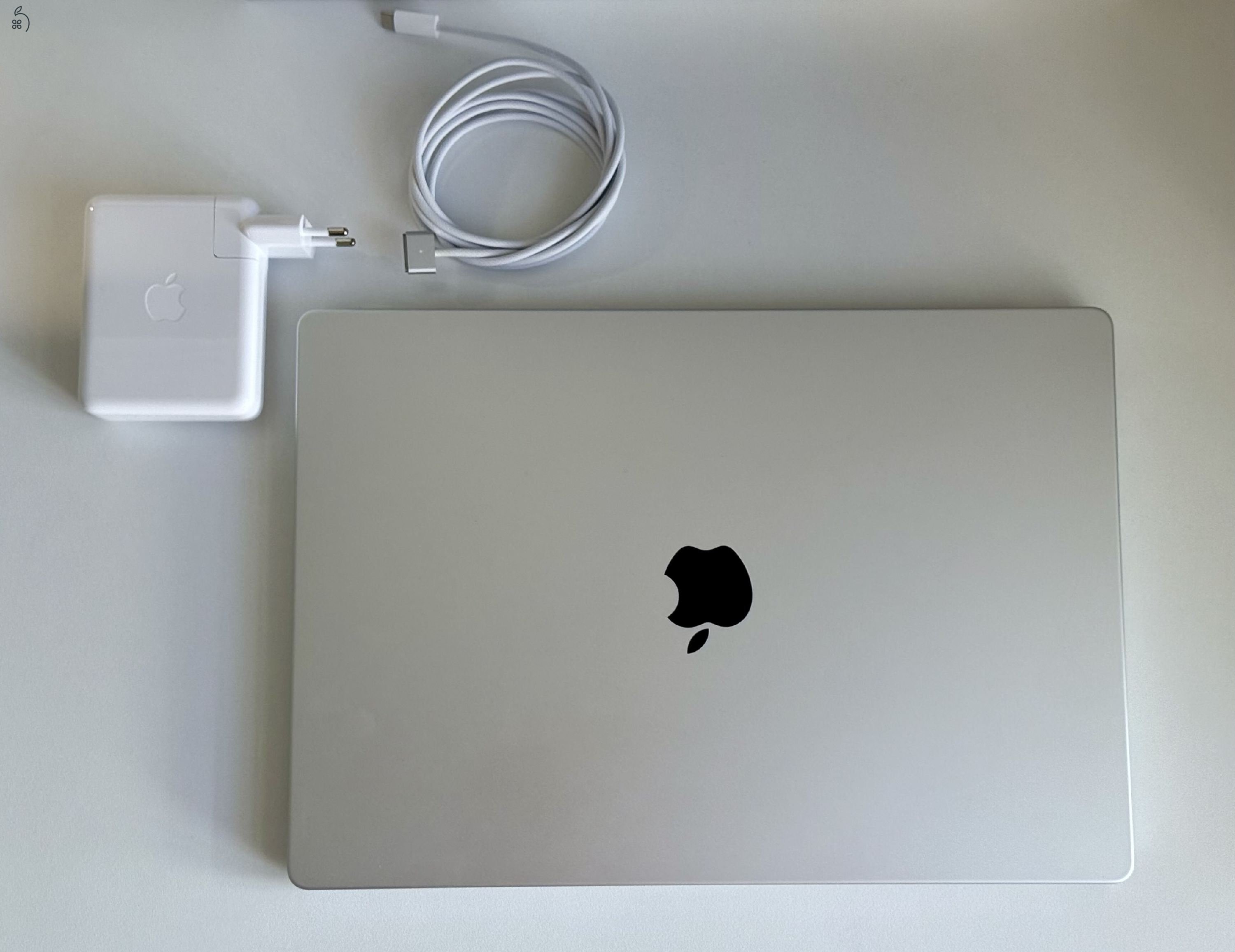 MacBook Pro 16 - M4 Pro - 4 TB SSD / 48 GB - 2025 - újszerű