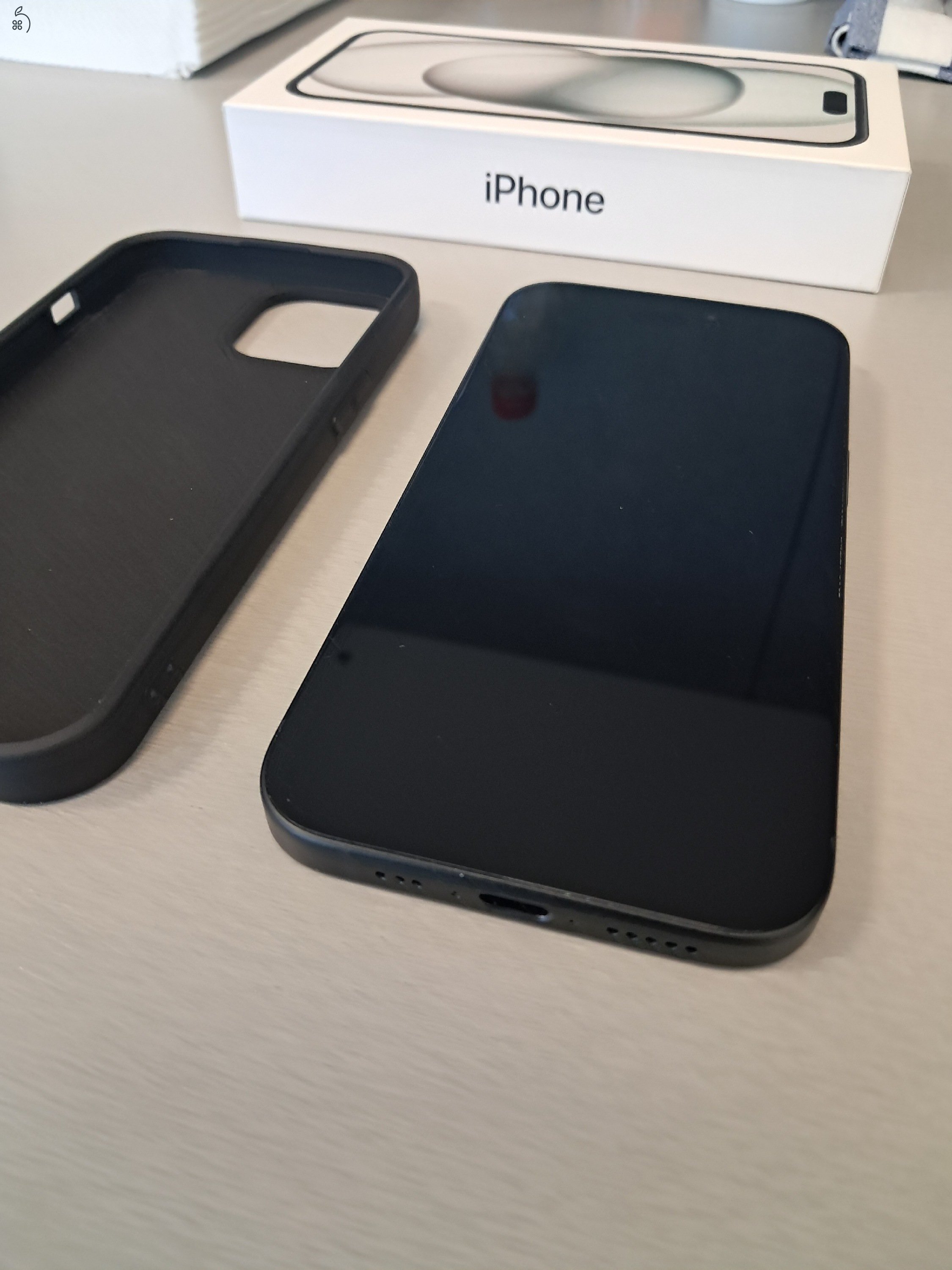 Iphone 15 Black 128 GB dobozos, garanciás, 100% akku